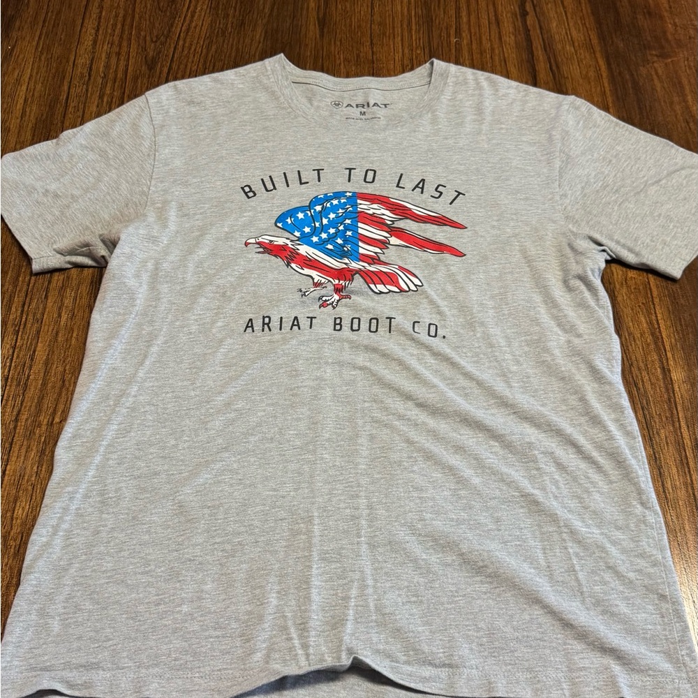 Ariat Men's Gray Tee with Eagle and Flag Design
